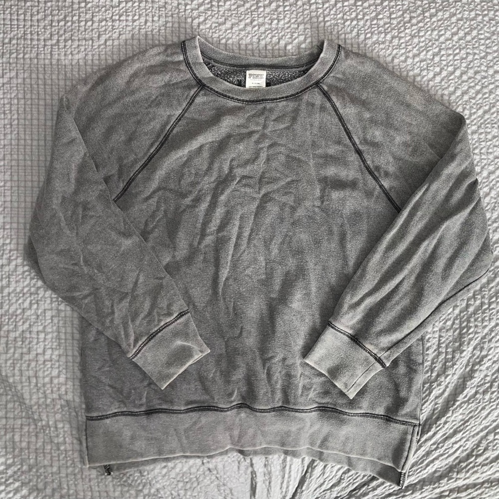 VICTORIA’S SECRET PINK SWEATSHIRT